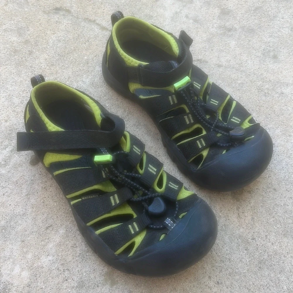 Keen Big Kids Newport H2 Water Sandal Black/Lime/Green Size 3